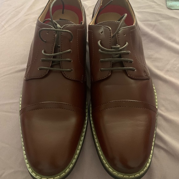 NWT Brown Zriang Size 11 Mens Oxfords - Picture 2 of 7